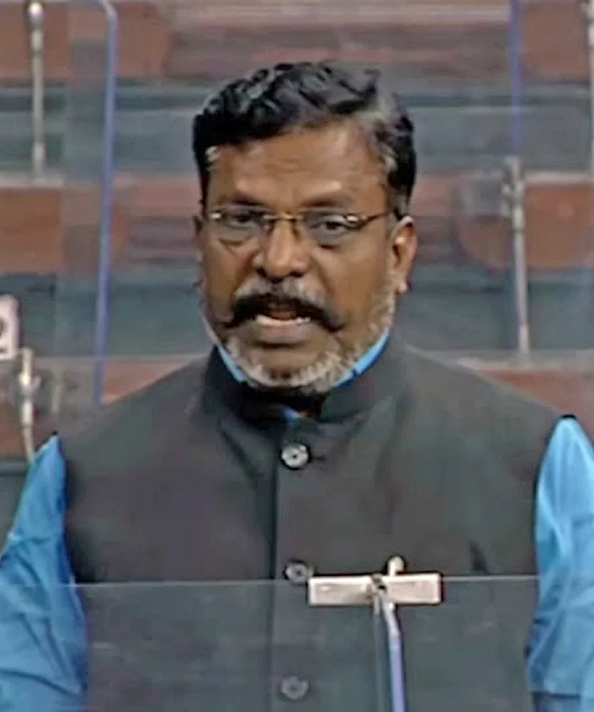 அறிவியலை அல்ல.. ஜோதிடத்தை நம்பும் அரசு இது!