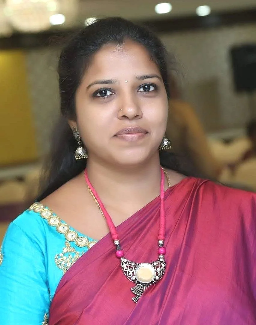 தி.மு.க பெண் வேட்பாளர் சுஜாதா