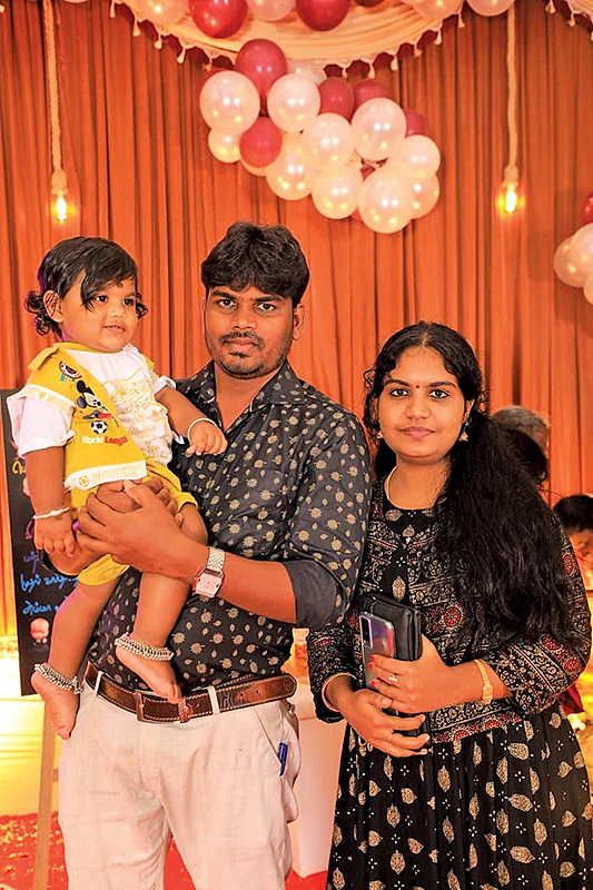 ``அம்மாவுக்குக் கொடுக்கல... நாங்க எடுத்துக்கிட்டோம்!”