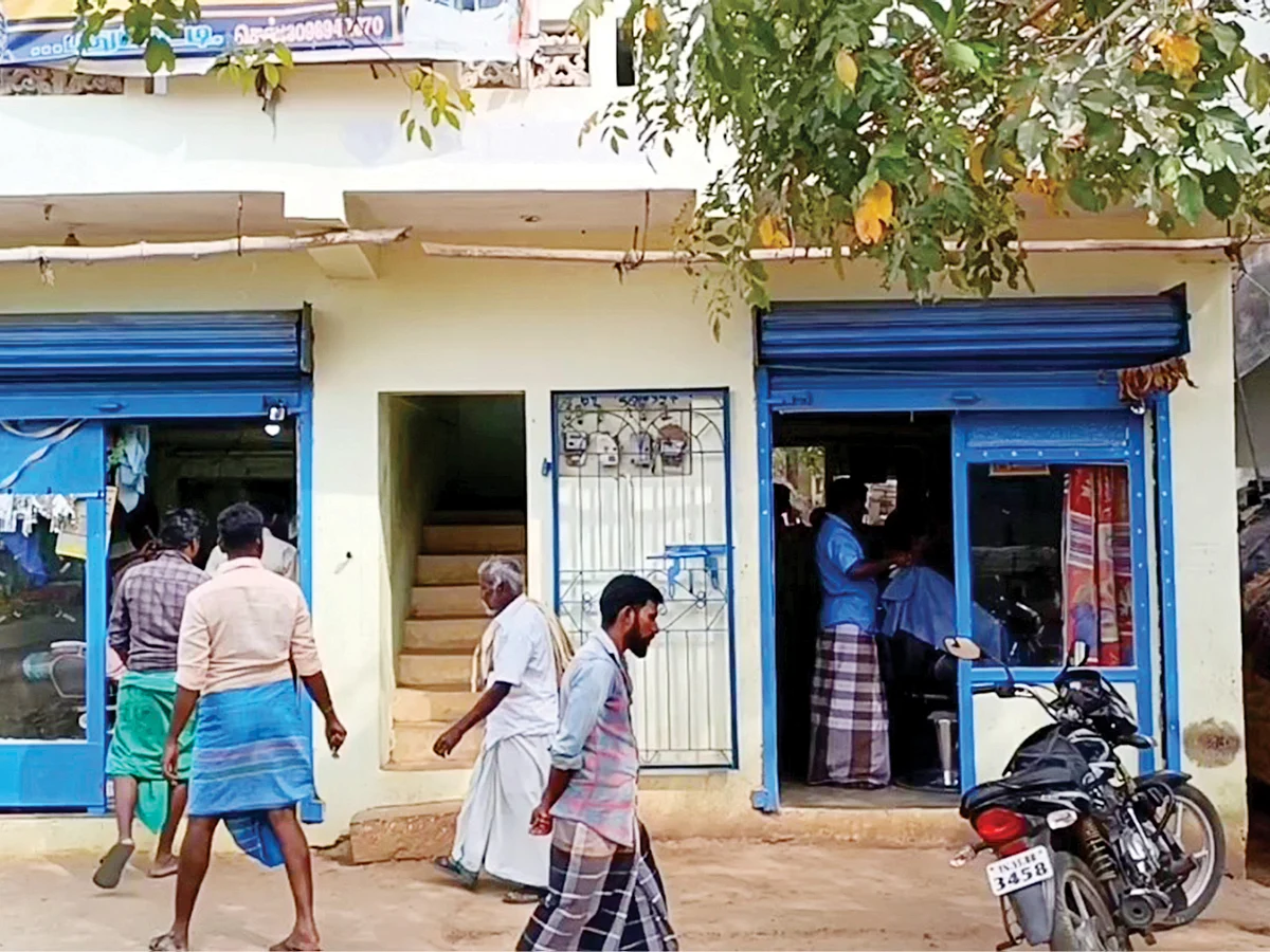 பட்டியல் சமூக மக்களுக்கு இந்த சலூன்கள்ல முடி வெட்டுறதில்ல!