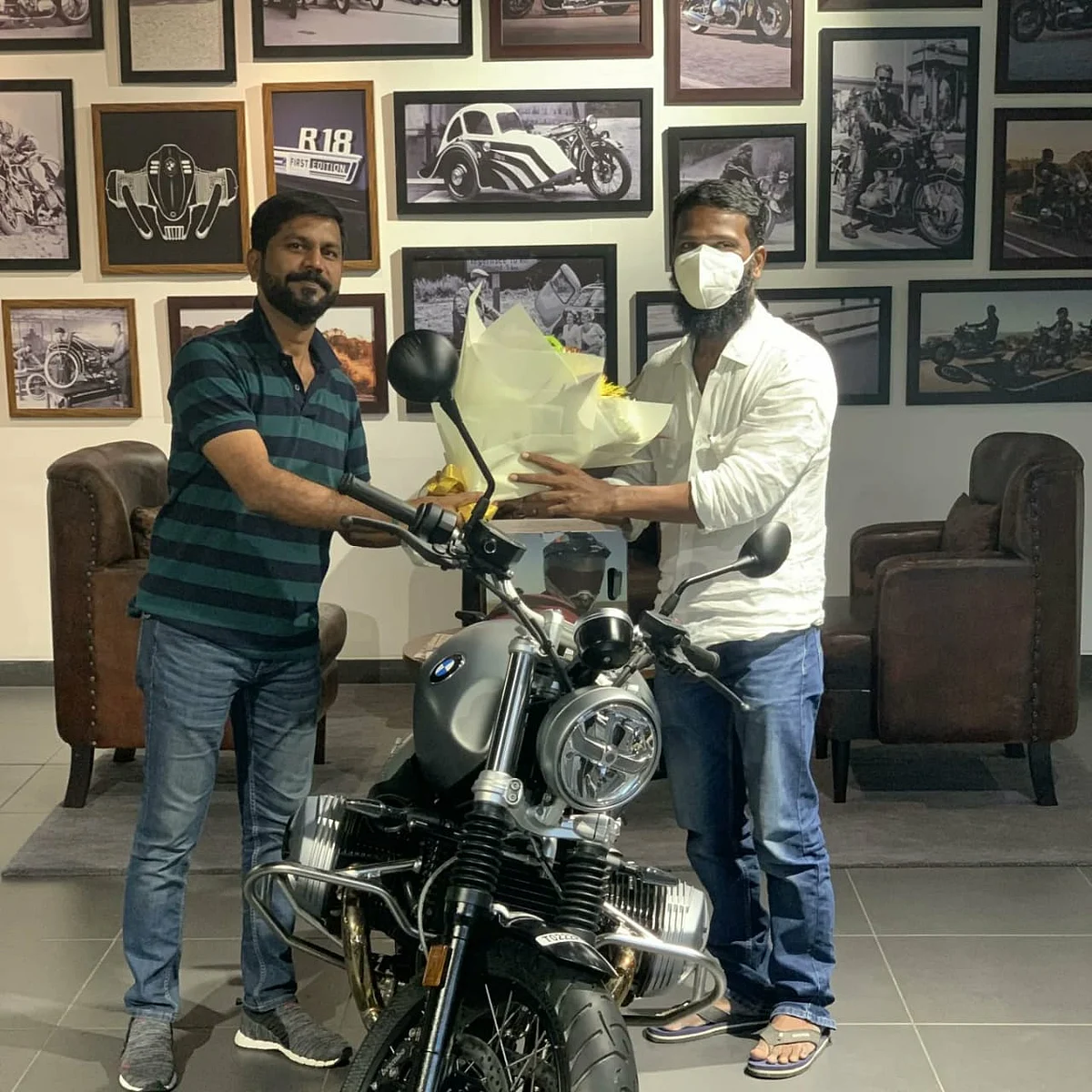 வெற்றிமாறன் வாங்கிய BMW R Nine T; 221 கிலோ எடை; எவ்வளவு விலை; என்ன ஸ்பெஷல்?