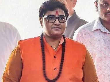 `தங்கள் வீட்டில் பாதுகாப்பு இல்லாதவர்கள்தான் ஹிஜாப் அணிய வேண்டும்!' - பாஜக எம்.பி பிரக்யா சிங்