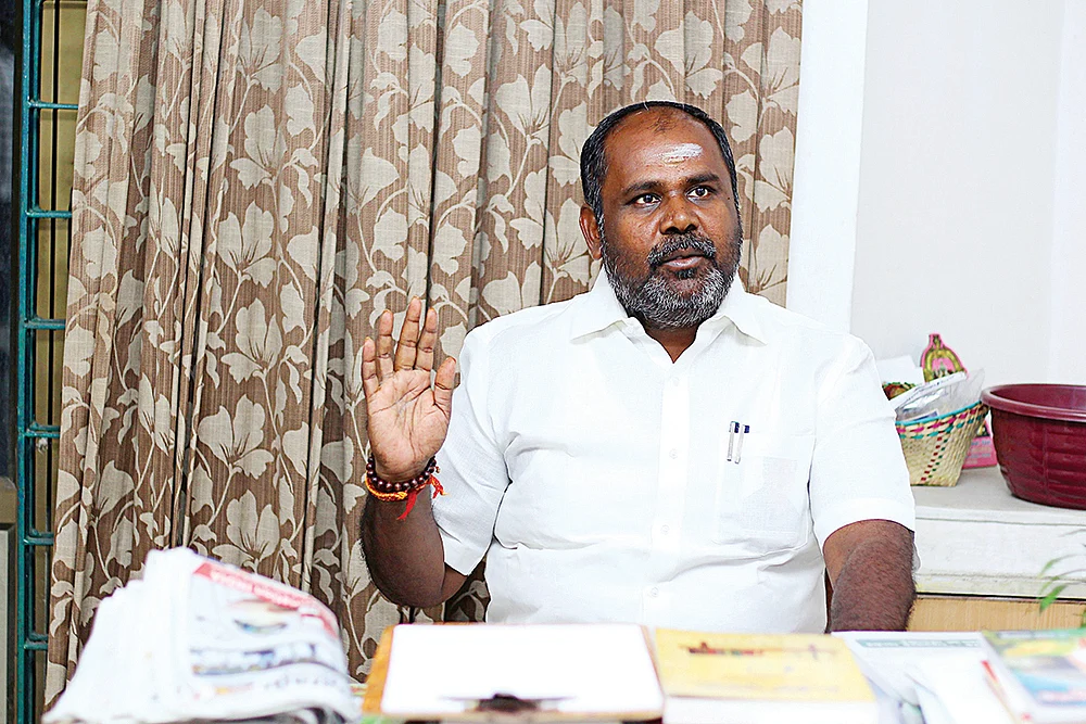 சசிகலா பற்றிய கேள்விக்கு என்னிடம் பதில் இல்லை!