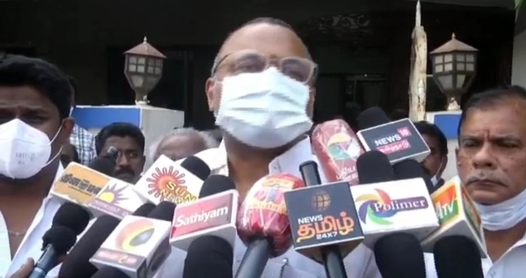 ``அதிமுக புத்திசாலித்தனத்துடன் செயல்பட்டிருக்கிறது!” - எம்.பி கார்த்தி சிதம்பரம்