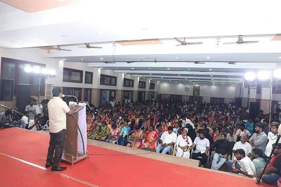 தஞ்சாவூர் தேர்தல் பிரச்சார கூட்டத்தில் சீமான்