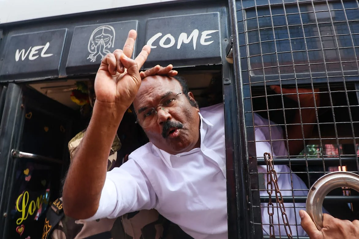 முன்னாள் அமைச்சர் ஜெயக்குமார்