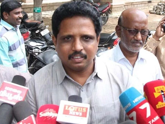 ``அரியணையில் உட்காருவது ஆங்கிலமா... இந்தியா?" - சு.வெங்கடேசன்