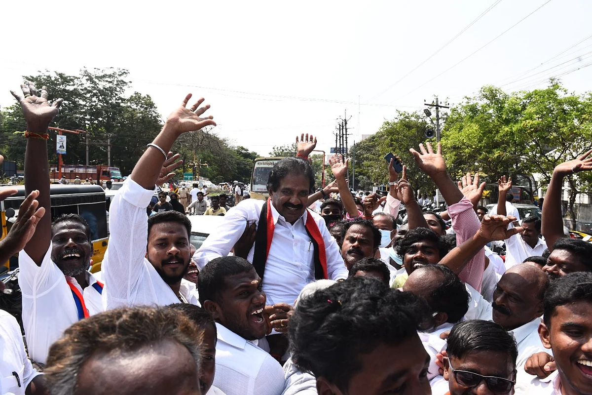 நேரு ஆதரவாளர் அன்பழகன்