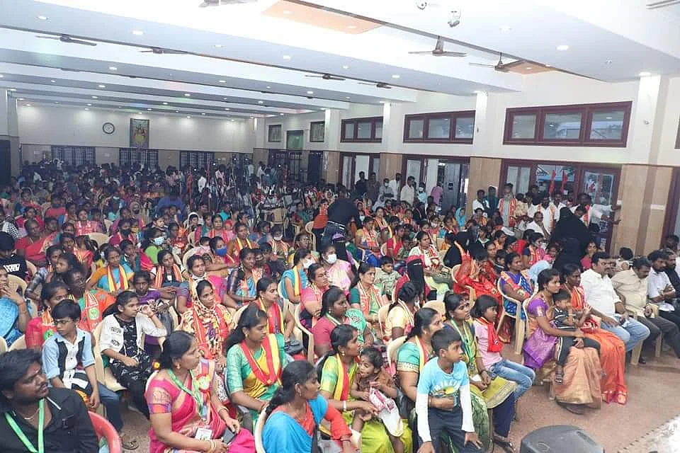 நாம் தமிழர் கட்சியினர்
