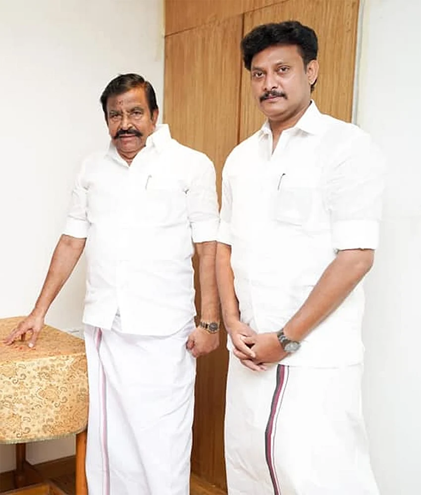 நேரு Vs அன்பில் மகேஷ்... எந்த கோஷ்டிக்கு மேயர் பதவி? - அனலாக தகிக்கும் திருச்சி தி.மு.க!