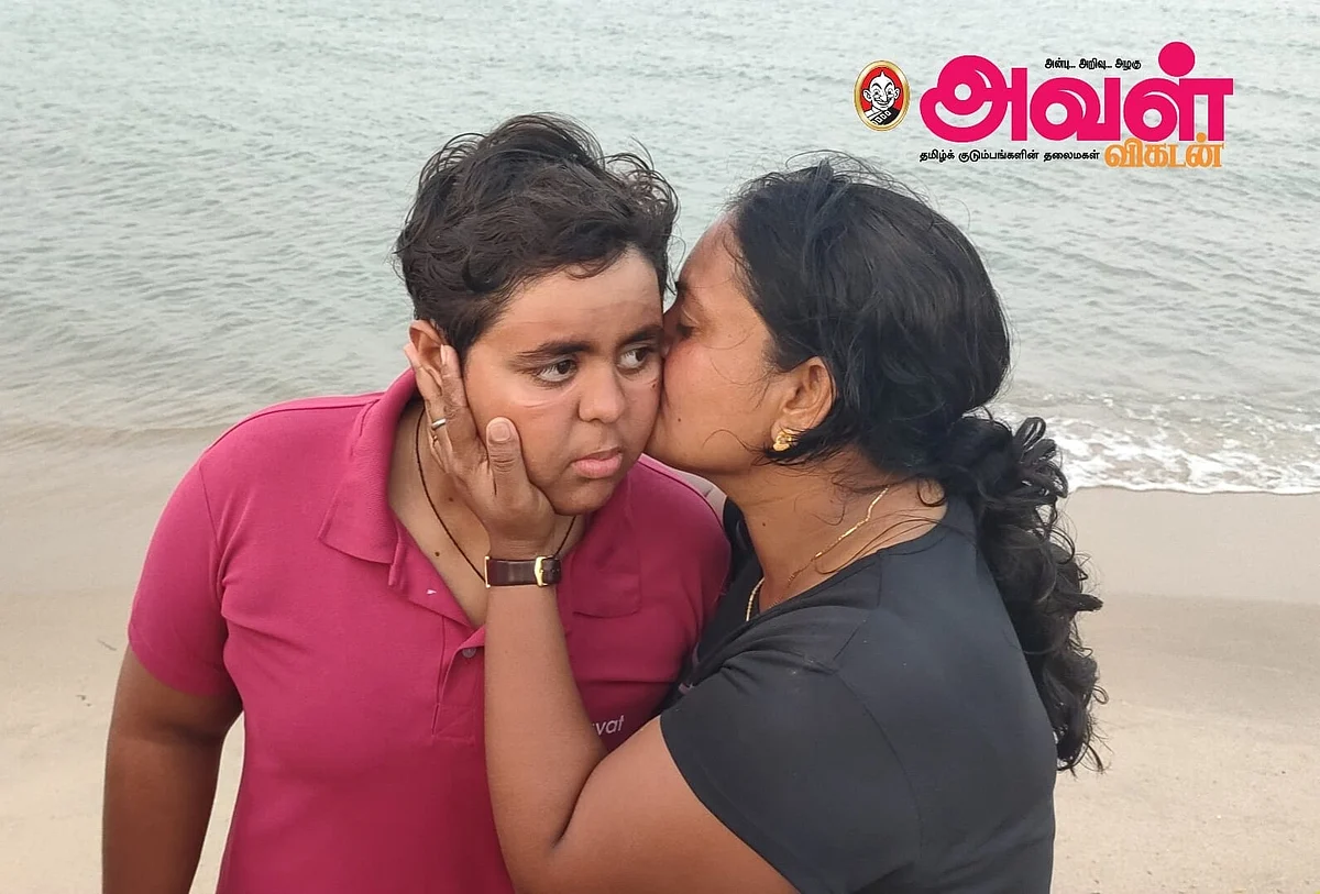 சாதனை படைத்த தன் மகளை முத்தமிட்டு வரவேற்ற அவரின் தாய்