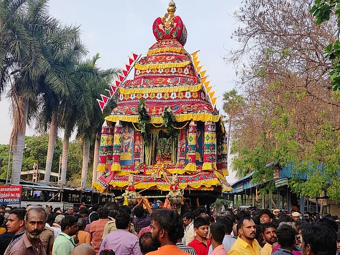 பழநி: பங்குனி உத்திர தேரோட்டம்; 5 ஆண்டுக்கு ஒருமுறை வரும் வத்தலகுண்டு பக்தர்கள்!