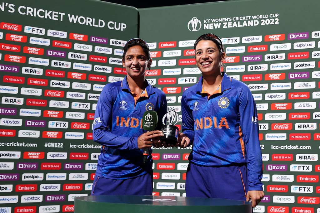 HarmnPreet & Smiriti Mandhana