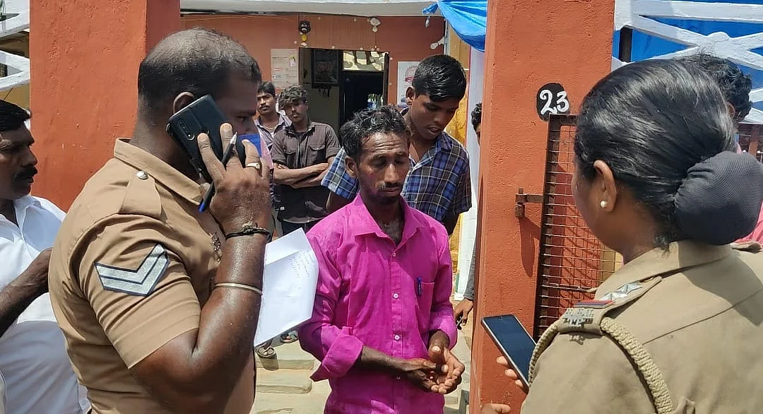 தீக்குளிக்க முயன்றவர்