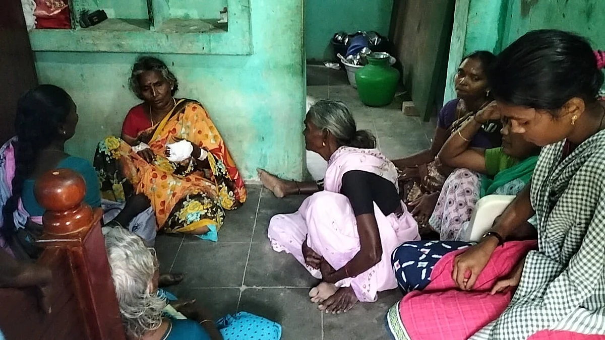 சோகத்தில் உறவினர்கள்
