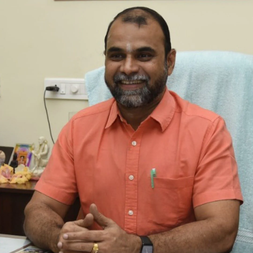 கல்லூரி முதல்வர் பாலாஜி