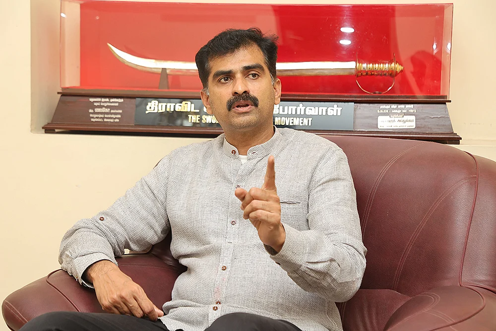 அரசியலுக்குள் நான் வலிந்து திணிக்கப்பட்டேன்!