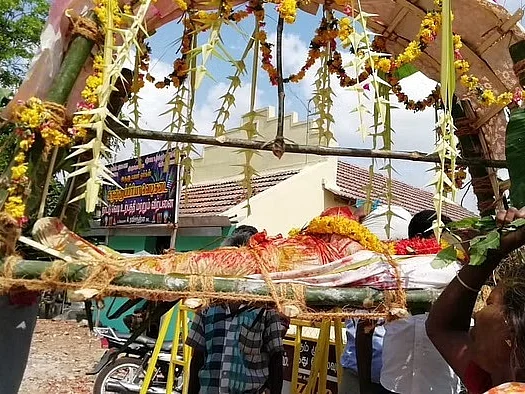 `தமிழ்நாட்டில் எங்கும் இப்படி ஒரு திருவிழா இல்லை' - கவனம் ஈர்த்த வலங்கைமான் பாடைக்கட்டித் திருவிழா!