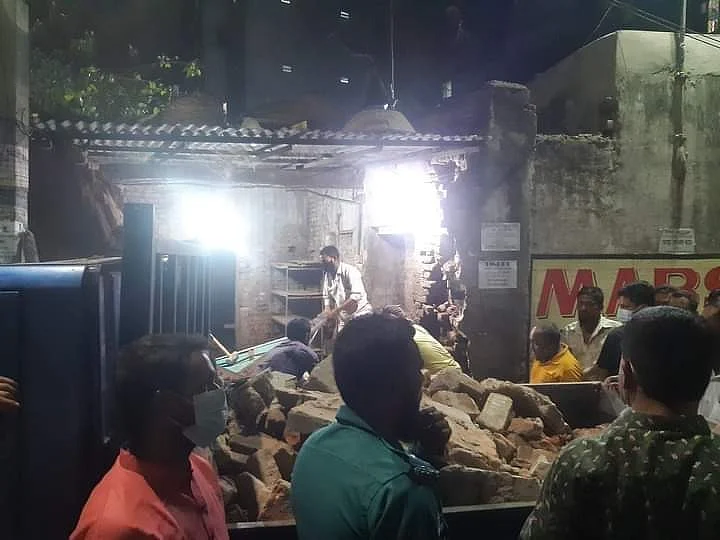 வங்கதேசத்தில் இந்துக் கோயிலைத் தாக்கிய மர்ம நபர்கள்