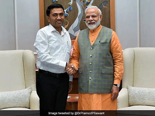 கோவா: கிங்மேக்கராகும் மம்தா பானர்ஜி?! - பாஜக, காங்கிரஸ் திட்டம் என்ன?!