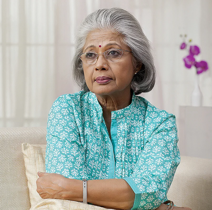 அவள் பதில்கள் - 35 - உடை நனையும் அளவுக்கு அதீத வியர்வை... தீர்வு உண்டா?