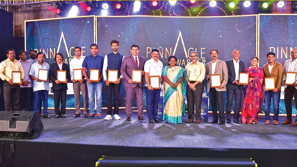 பின்னாக்கிள் விருதுகள்