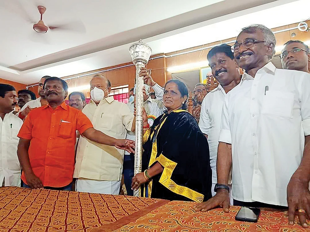 களேபரத்துடன் முடிந்த கடலூர் மாநகராட்சி மேயர் தேர்தல்!