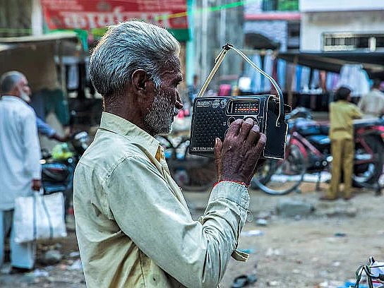 எவரெடி பேட்டரியில் இருக்கும் பூனையின் கதை! - கிராமத்தானின் ரேடியோ பெட்டி மெமரீஸ் 3
