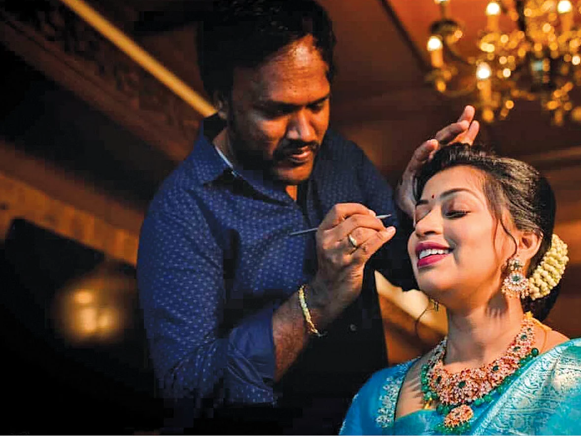 “உங்க ஏரியா... உள்ள வர்றோம்!” - பெண்கள் துறையில் கலக்கும் ஆண்கள்