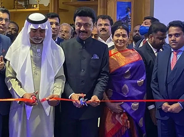 ``குடும்பத்துடன் சென்றதில் தவறில்லை!" -எதிர்க்கட்சிகளின் குற்றச்சாட்டுக்கு திமுக பதில்
