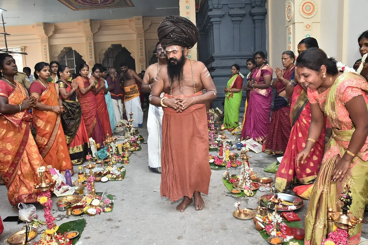108 திருவிளக்கு பூஜை