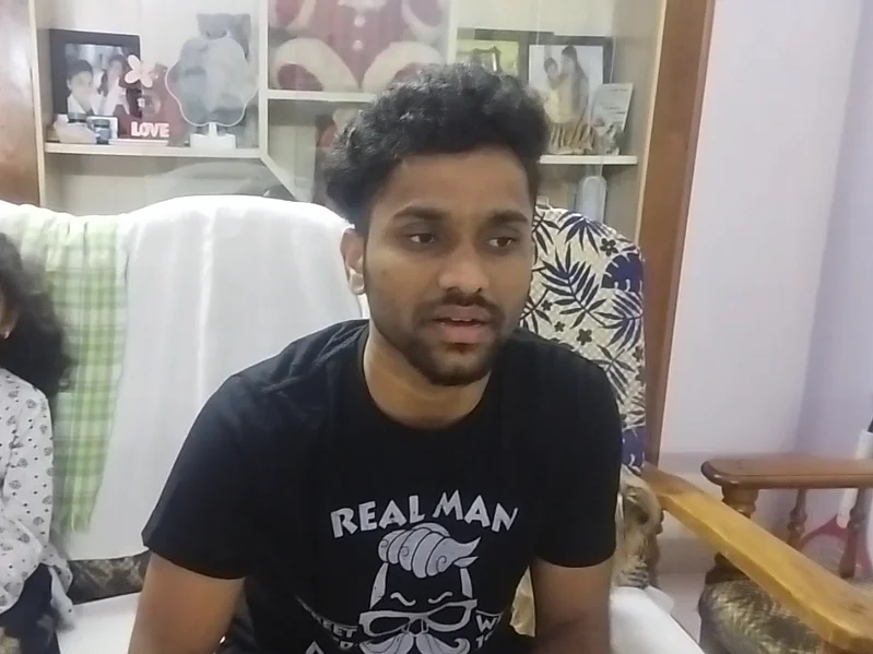 ``உக்ரைனை இந்தியா ஆதரிக்கலைனு அடிச்சு துன்புறுத்துனாங்க!" - தமிழகம் திரும்பிய மாணவர் வேதனை