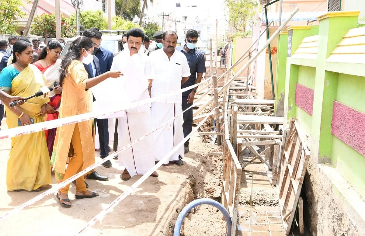 வடிகால் அமைக்கும் பணி ஆய்வு