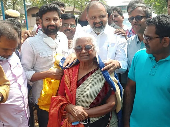 பேரறிவாளன்: ``விடுதலை என்ற முழுமை நிலையை எட்ட இன்னும் காலம் கைகூடவில்லை." - அற்புதம் அம்மாள்