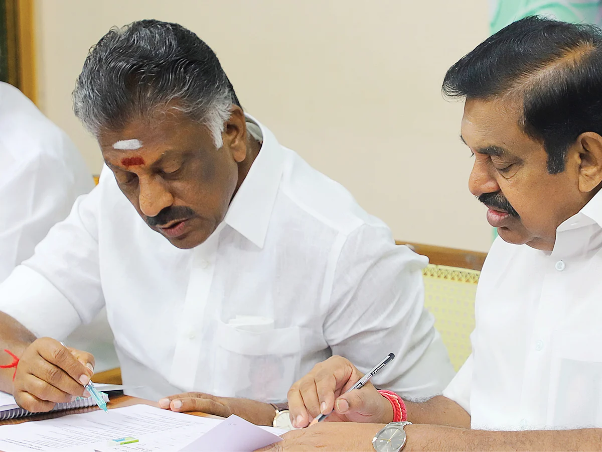 கட்டுப்பாட்டை இழக்கிறதா அ.தி.மு.க?
