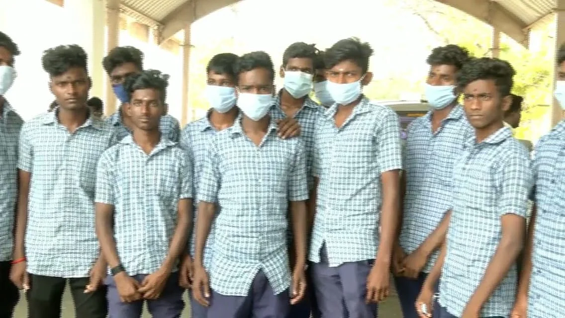 மாணவர்கள்
