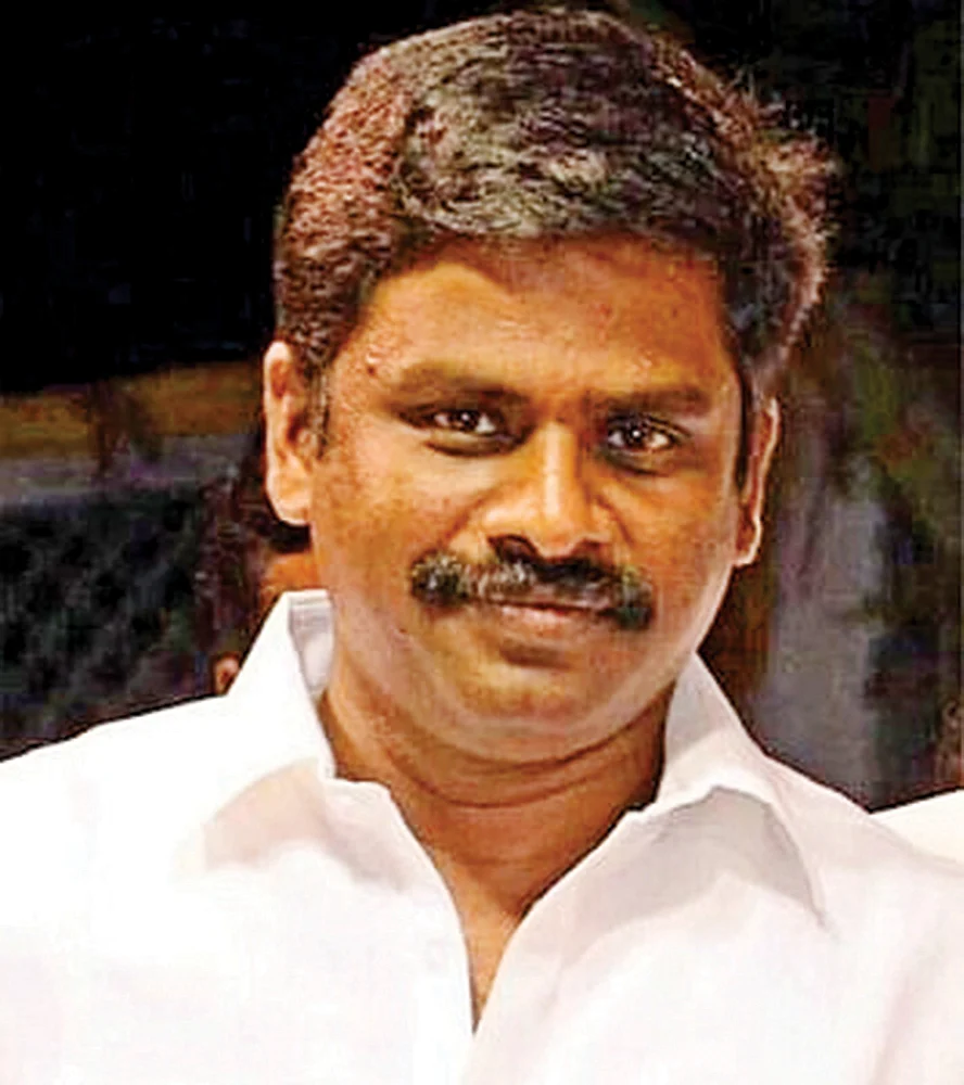 ஒன் பை டூ: அ.தி.மு.க விரைவில் தி.மு.க-வில் சங்கமம் ஆகிவிடுமா?