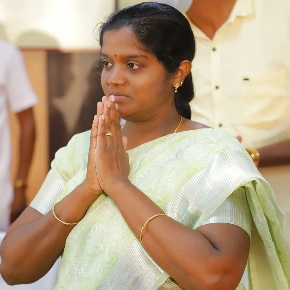 அப்பா நினைவில் கலங்கிய துணை மேயர் டாக்டர் அஞ்சுகம் பூபதி