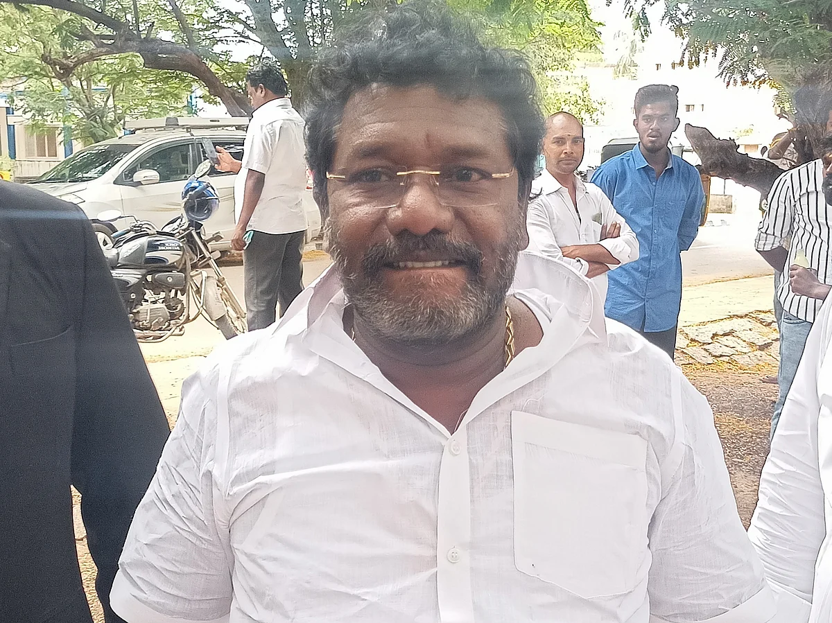 ''வாடகை வீட்டில்தான் இருக்கிறேன்; புரோக்கர் வேலை செய்ய அரசியலுக்கு வரவில்லை!'' - கருணாஸ் காட்டம்