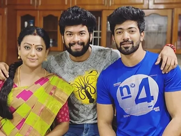 ரெடியா இருங்க மதுரை, கோவை லேடிஸ்... `பாக்கியலட்சுமி' சீரியல் டீம் ஆன் தி வே!