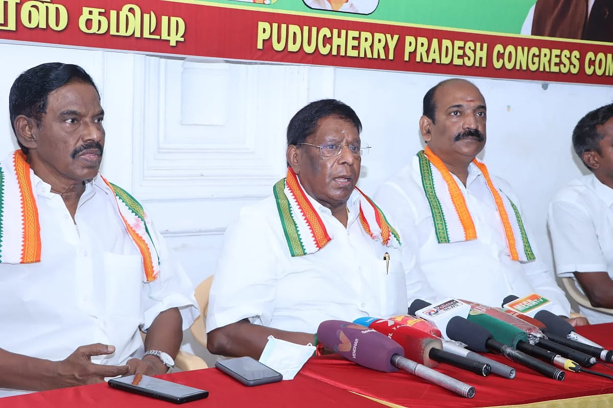 பத்திரிகையாளர் சந்திப்பில் நாராயணசாமி