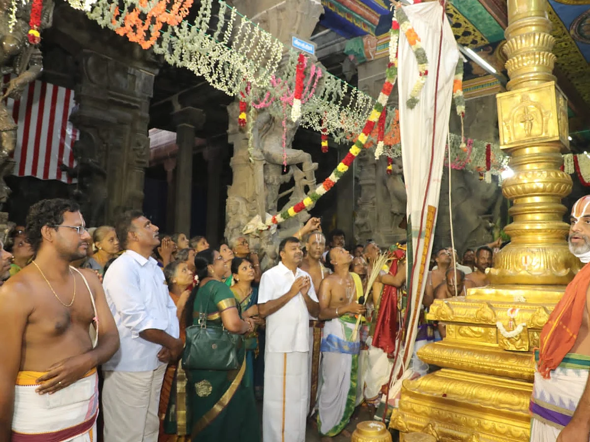 ஸ்ரீவில்லிபுத்தூர் கோயில் ஆண்டாள் - ரங்கமன்னார் திருக்கல்யாண வைபவம் கொடியேற்றத்துடன் தொடங்கியது!