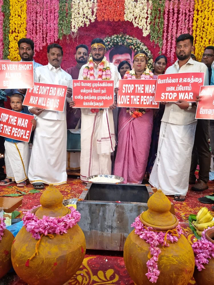 உக்ரைன் போரை நிறுத்த வலியுறுத்தும் மணமக்கள்!