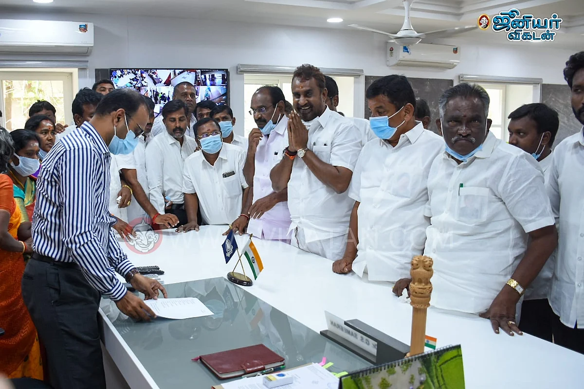 எஸ்.பி வேலுமணி