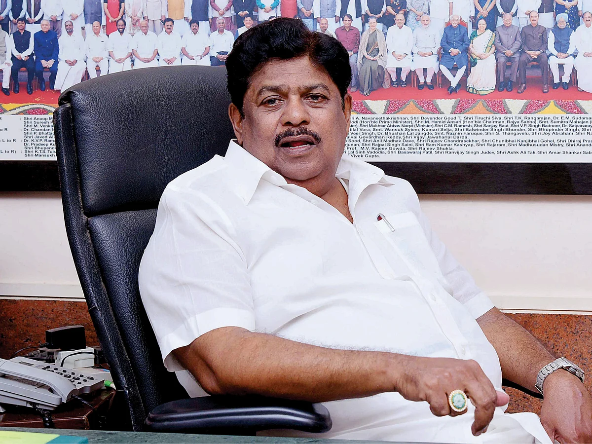 எந்த முகத்தை வைத்துக்கொண்டு சட்டசபையில் அமர்ந்திருக்கிறார் முதல்வர்?