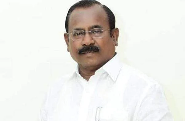 பள்ளி கேட்டைப் பூட்டி மேயர் அட்ராசிட்டி முதல் வாரிசை வளர்த்துவிடும் எ.வ.வேலு வரை! -கழுகார் அப்டேட்ஸ்