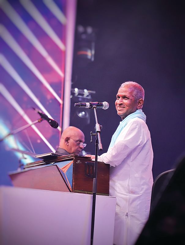 இளையராஜா மெட்டில் தனுஷ் பாடிய தாலாட்டு!