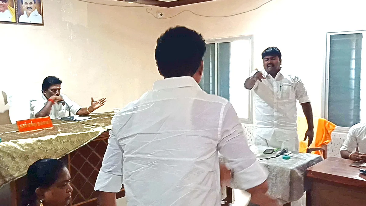 வாக்குவாதத்தில் ஈடுபட்ட துணை தலைவர், கவுன்சிலர்