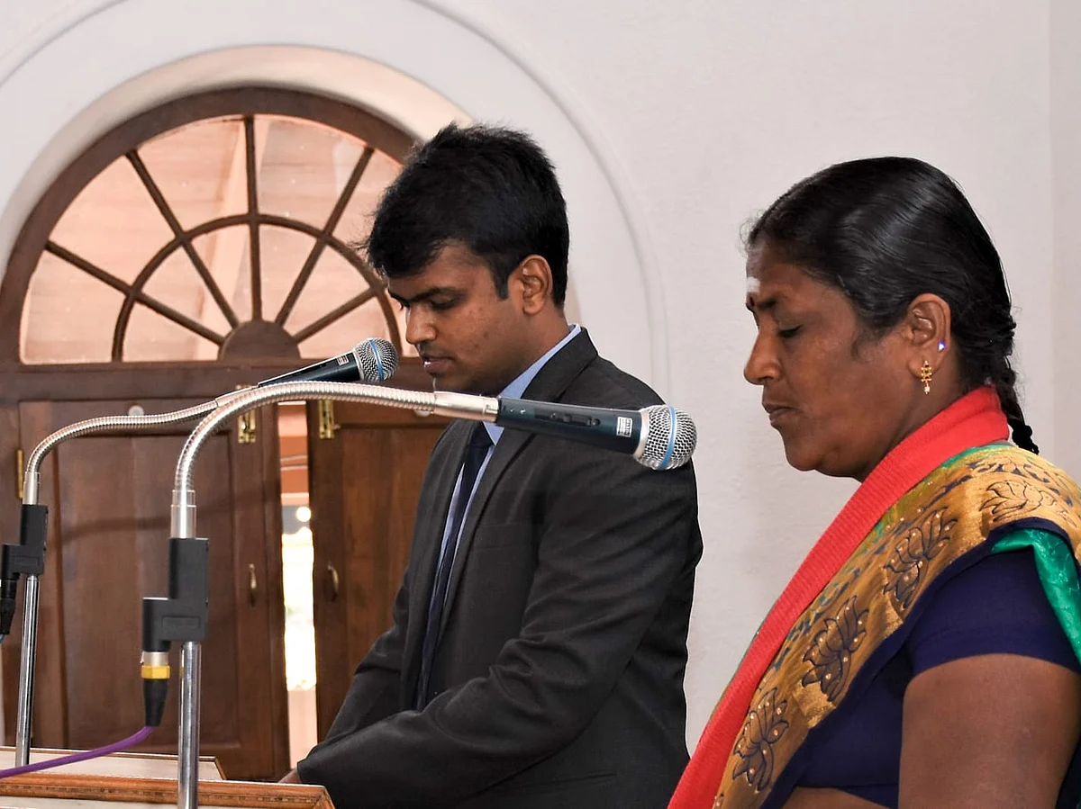 `வீடியோ வைரலானதில் மன வருத்தத்தில் இருக்கிறார்கள்!' - கோவை கவுன்சிலர் சரஸ்வதியின் மறுபக்கம்