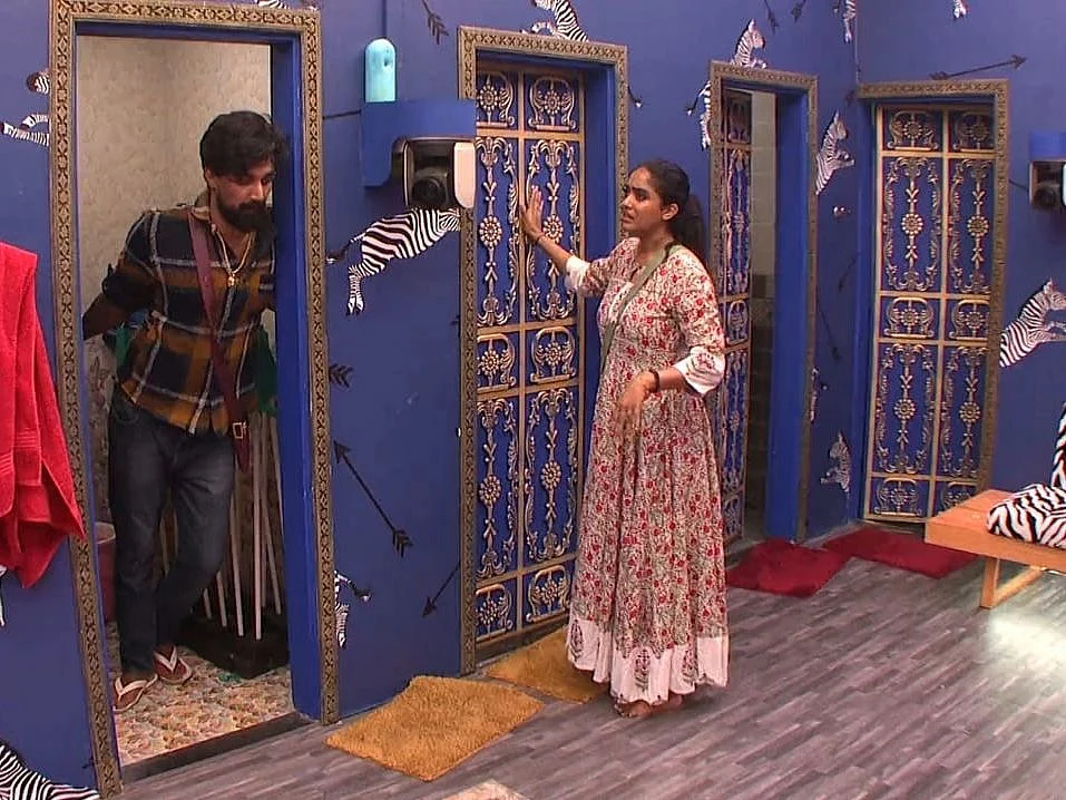 BB Ultimate - 54: `நீ ஒரு பிராடு; இன்னும் மாறவேயில்ல' - மோதிக்கொண்ட நிரூப் - அபிராமி!